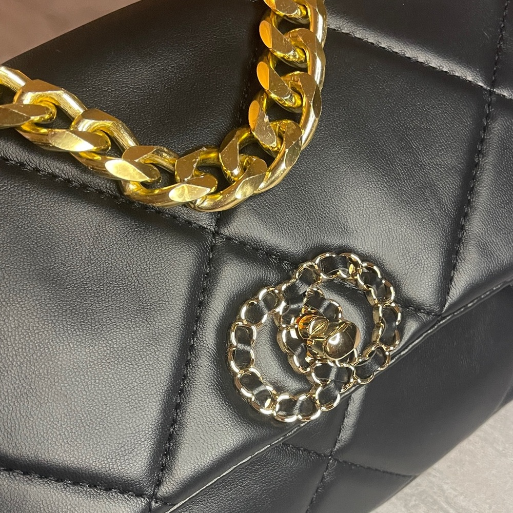 Elegant Black Quilted Bag with Gold Chain- mixed metal - Picture 3 of 13